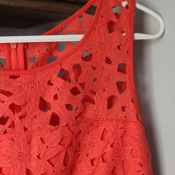 Jessica Simpson Size 6 Coral/Pink Crochet Lace Dress - Picture 3 of 5